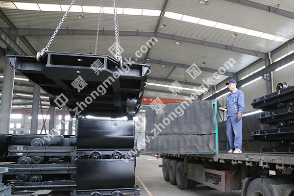 中煤集团一批矿用平板车设备发往银川