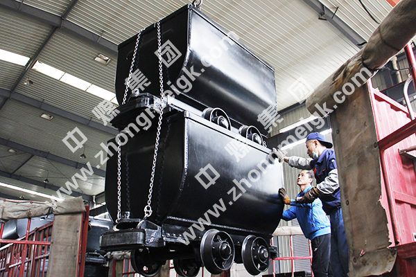 中煤集团一批固定式矿车发往新疆巴里坤