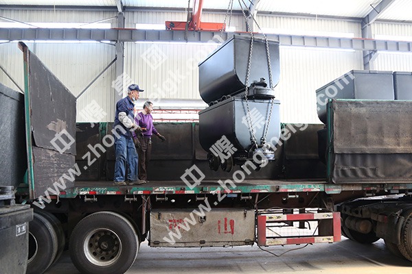 中煤集团一批固定式矿车发往山西晋中