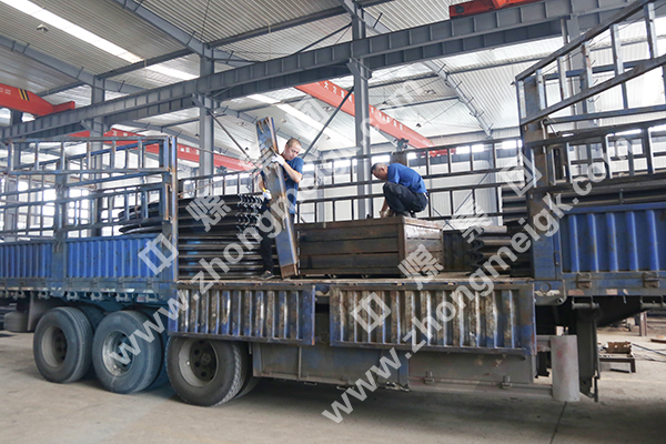 中煤集团国际贸易公司一批U型钢支架经天津港出口南非