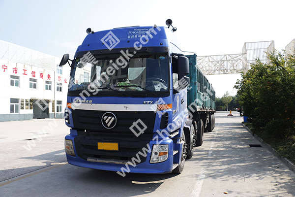 中煤集团两车矿用单体液压支柱设备发往山西晋中